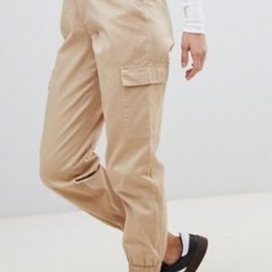 cargo pant in beige